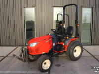 Compact tractor Branson 2505H hydrostaat compacttrekker tuinbouwtractor gazonbanden
