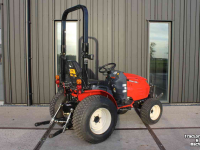 Compact tractor Branson 2505H hydrostaat compacttrekker tuinbouwtractor gazonbanden