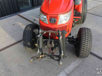 Compact tractor Branson 2505H hydrostaat compacttrekker tuinbouwtractor gazonbanden