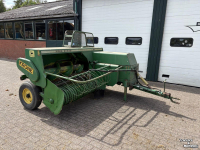 Persen / Balenpers / Pakkenpers John Deere 332 balenpers