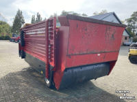 Blokkendoseerwagen Schuitemaker Amigo 40 kuilvoerblokkendoseerwagen