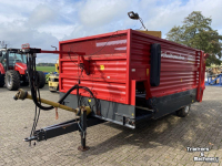Blokkendoseerwagen Schuitemaker Amigo 40 kuilvoerblokkendoseerwagen