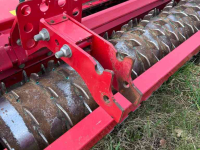Zaaimachine Kverneland NGH met DF1 couterbalk