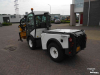 Werktuigendrager Multihog CX 75 werktuigdrager met Mc Connel arm klepelbak