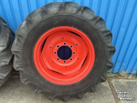 Wielen, Banden, Velgen & Afstandsringen Fendt TAURUS 420/70R28 op 8 gaats velgen