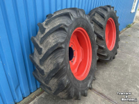 Wielen, Banden, Velgen & Afstandsringen Fendt TAURUS 420/70R28 op 8 gaats velgen