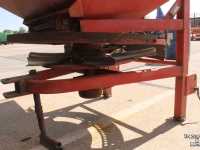 Kunstmeststrooier Lely L1250/L1500 kunstmeststrooier met enkele strooischijf