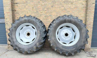 Wielen, Banden, Velgen & Afstandsringen BKT 520/85R38 90%