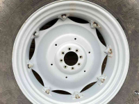 Wielen, Banden, Velgen & Afstandsringen BKT 520/85R38 90%