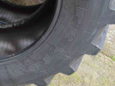 Wielen, Banden, Velgen & Afstandsringen Firestone 580/70r42 demontage