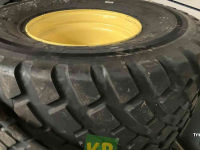 Wielen, Banden, Velgen & Afstandsringen Nokian 560/60r22.5 + 650/65R30.5 Country King 176D TL l