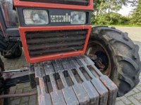 Tractor / Trekker Case-IH 833
