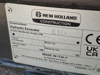 Mini-graver / Mini-graafmachine New Holland E15X