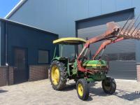 Tractor / Trekker John Deere 1130 met voorlader en 1040 - beide 2wd en kenteken fendt ford international