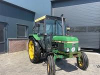 Tractor / Trekker John Deere 1130 met voorlader en 1040 - beide 2wd en kenteken fendt ford international
