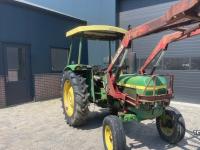 Tractor / Trekker John Deere 1130 met voorlader en 1040 - beide 2wd en kenteken fendt ford international