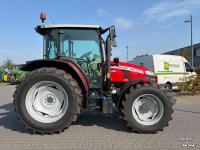 Tractor / Trekker Massey Ferguson 5711M
