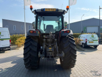 Tractor / Trekker Massey Ferguson 5711M