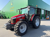 Tractor / Trekker Massey Ferguson 5711M