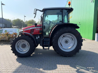 Tractor / Trekker Massey Ferguson 5711M