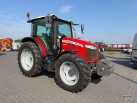 Tractor / Trekker Massey Ferguson 5711M