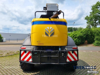 Veldhakselaar New Holland FR 550 hakselaar