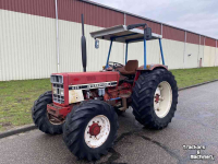 Compact tractor International 633 4wd