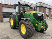Tractor / Trekker John Deere 6215R