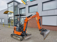 Bandenkraan / Graafmachine op wielen Hitachi 19U