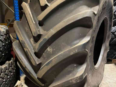 Wielen, Banden, Velgen & Afstandsringen Mitas 1250/50R32