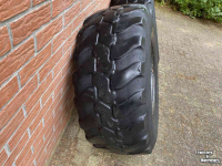 Wielen, Banden, Velgen & Afstandsringen Dunlop 405/70 R20
