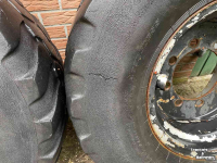 Wielen, Banden, Velgen & Afstandsringen Dunlop 405/70 R20