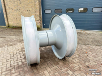 Wielen, Banden, Velgen & Afstandsringen Titan W10AR54 VELGEN