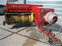 Persen / Balenpers / Pakkenpers New Holland Hayliner 386