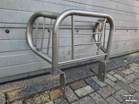 Front-bumper  Bumper universeel gegalvaniseerd frontbumper motorkapbescherming beschermkap