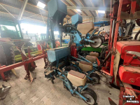 Pootmachine Monosem 6 rijige Maispoter Maiszaaier Mais poter zaaier