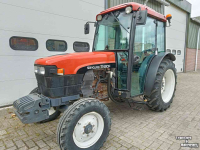 Smalspoor tractor New Holland tn90f