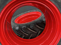 Wielen, Banden, Velgen & Afstandsringen  Dubbellucht 520/85R46  naast  710/70R42
