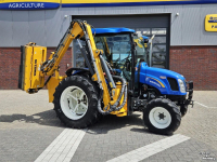 Smalspoor tractor New Holland Boomer 3050 met Bos Maaiarm