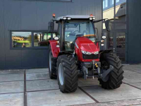 Tractor / Trekker Massey Ferguson 5712 S Dyna-4