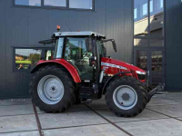 Tractor / Trekker Massey Ferguson 5712 S Dyna-4