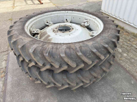 Wielen, Banden, Velgen & Afstandsringen Alliance 300/95R46 (12.4R46)