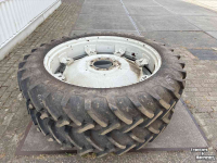 Wielen, Banden, Velgen & Afstandsringen Alliance 300/95R46 (12.4R46)