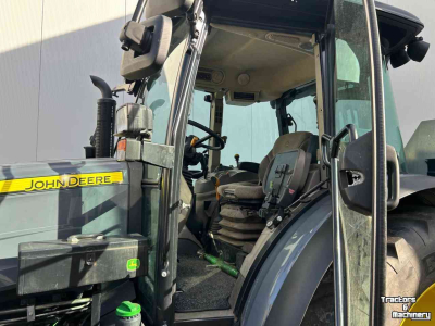 Tractor / Trekker John Deere 5090M