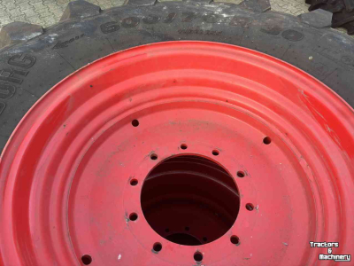 Wielen, Banden, Velgen & Afstandsringen Trelleborg 600/70R30 TM900 90% op 10-gaats velgen