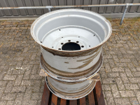 Wielen, Banden, Velgen & Afstandsringen  Velgen W15LX28 8 gats 2 stuks