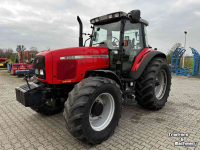 Tractor / Trekker Massey Ferguson 8220