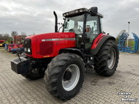 Tractor / Trekker Massey Ferguson 8220 Dynashift