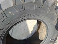 Wielen, Banden, Velgen & Afstandsringen Pirelli 420/70R24