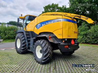 Veldhakselaar New Holland FR 9060 hakselaar